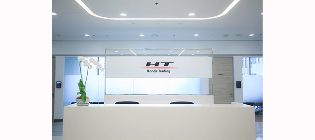 Kirish joyida bir qizni qanday tutishdi va sikishdi Haqiqiy arman porno